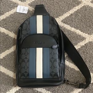 Coach Houston Pack in Signature Canvas F67249